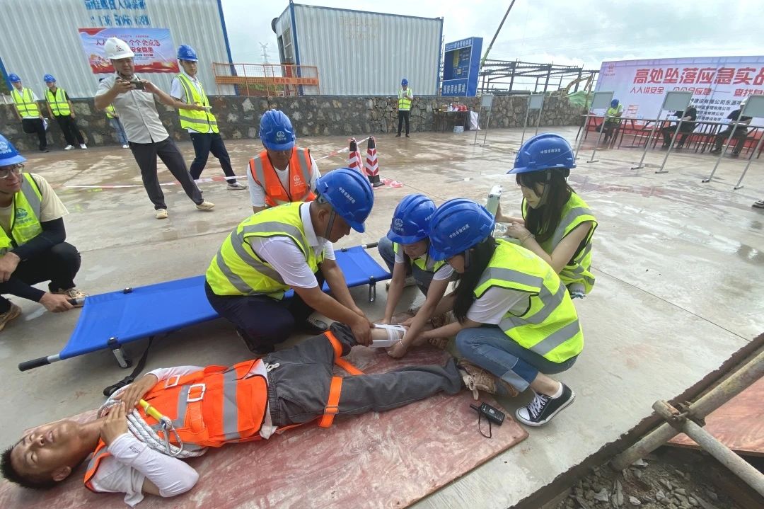 東源縣項目部開展高處墜落救援演練.jpg